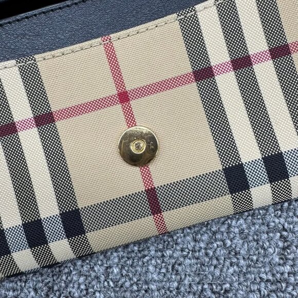 Burberry Leather Shoulder Bag 450-021925 - Picture 10 of 16